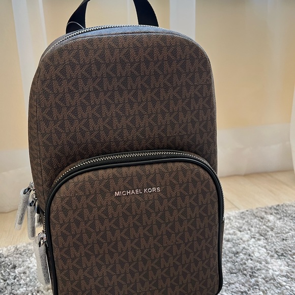 Michael Kors Cooper Commuter Sling Pack - Picture 4 of 6